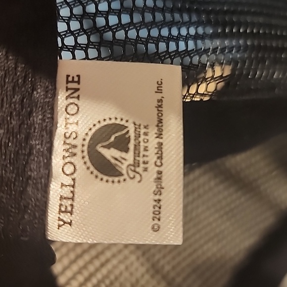 Yellowstone Dutton Ranch Trucker Hat (snap back) Black - Picture 2 of 4